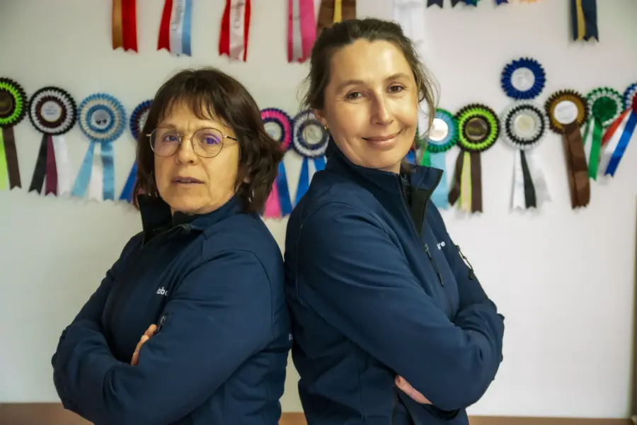 L'équipe d'Anaïs France dans son atelier de l'Ain