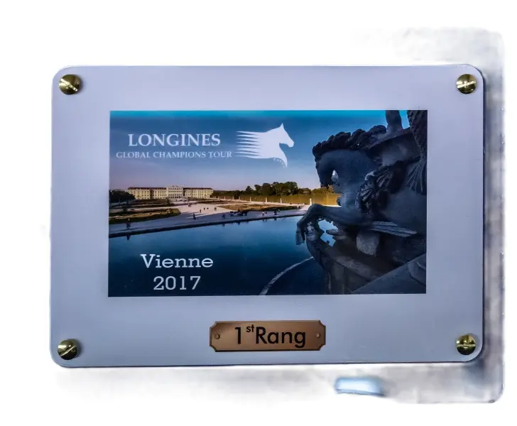 Plaque en plexiglas personnalisée — modèle 13